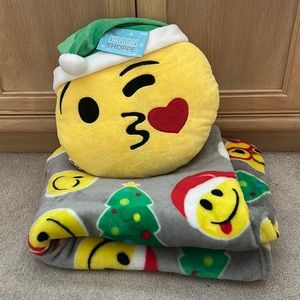 Christmas Emojis blanket and pillow